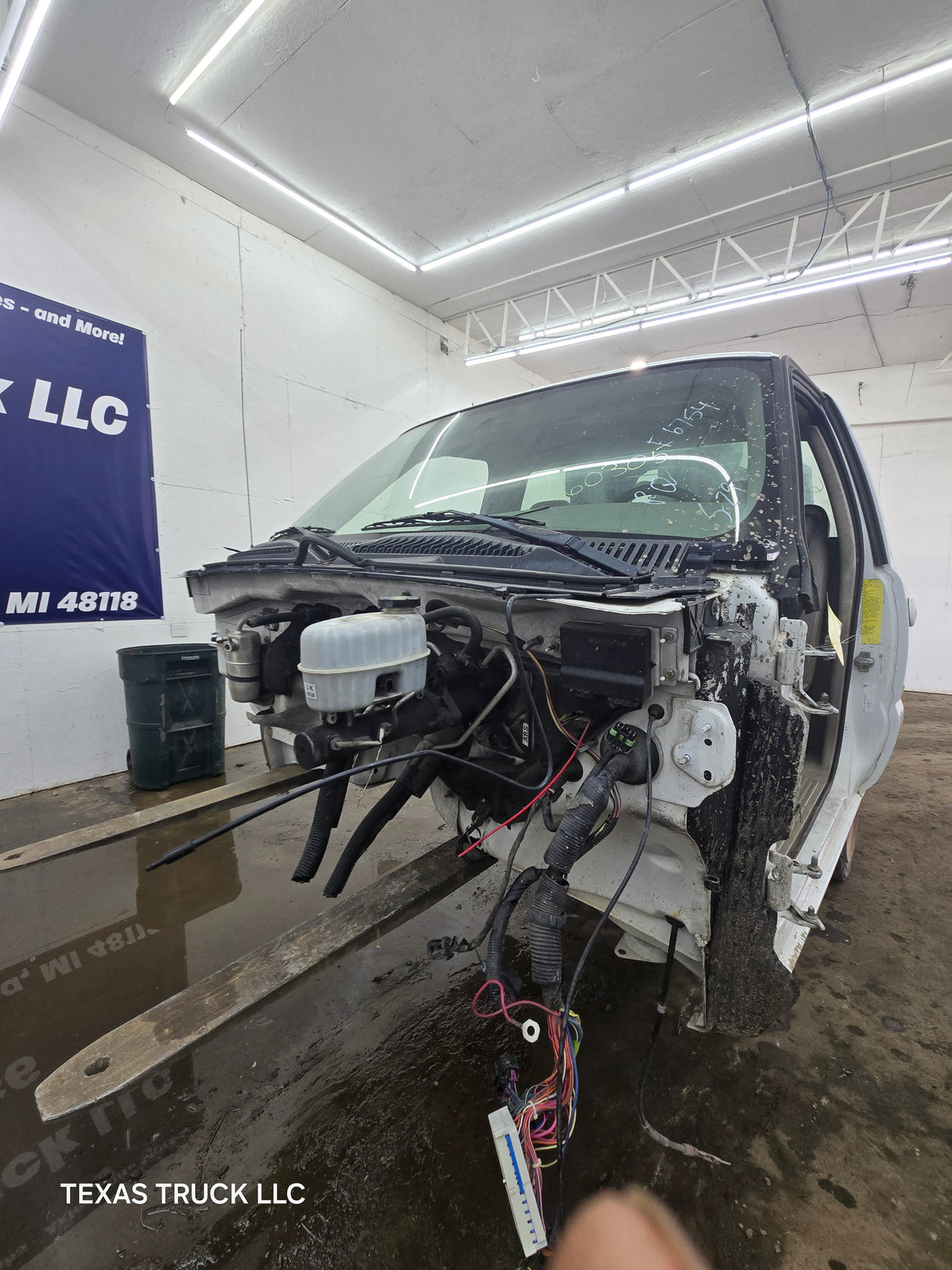 1999-2007 Chevrolet Silverado / GMC Sierra 1500 2500 HD 3500HD Regular Cab Body