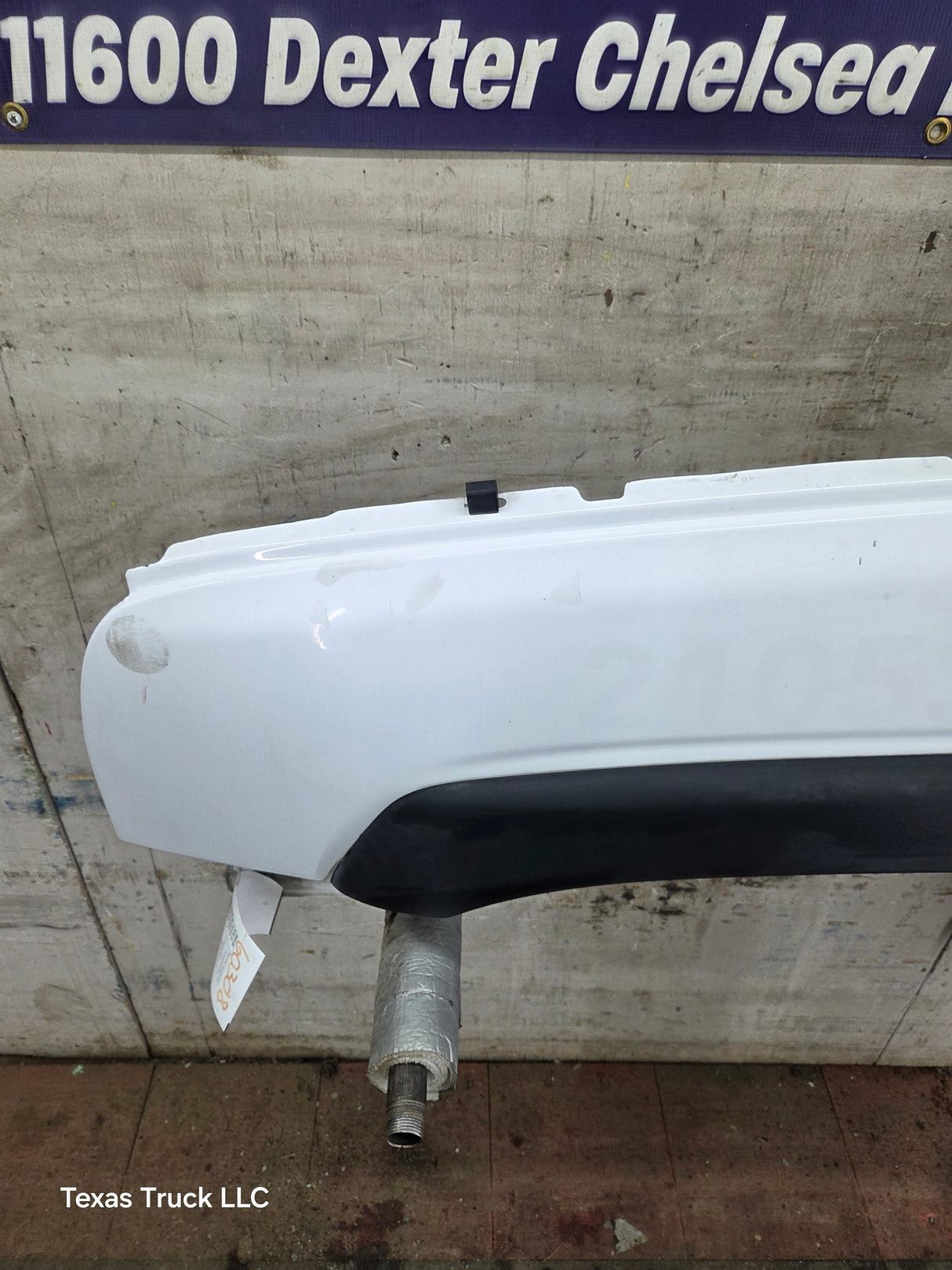 2003-2007 Chevrolet Silverado / Tahoe / Suburban 1500 2500 3500 HD LH Driver Side "Cateye" Front Fender - Summit White