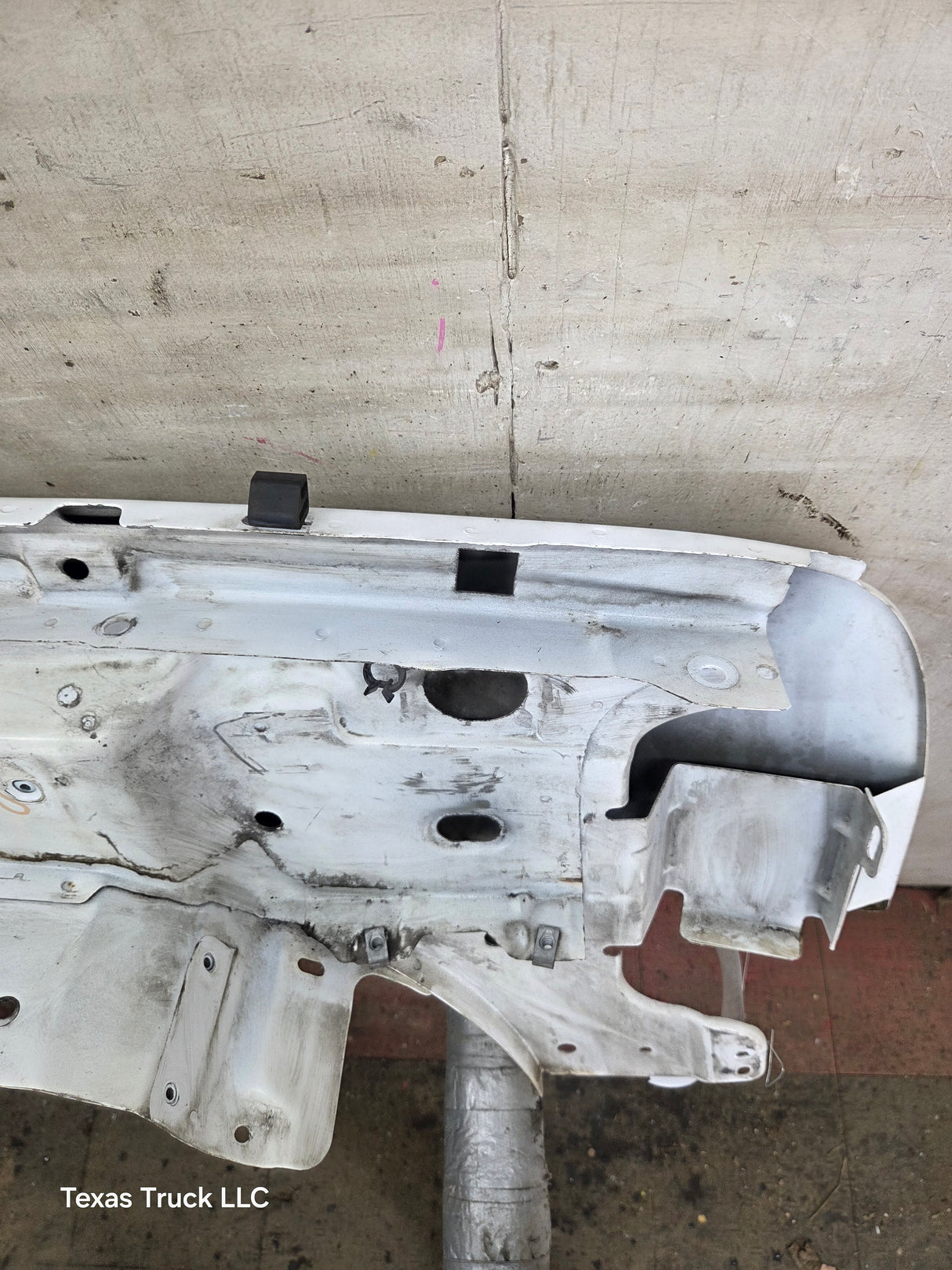 2003-2007 Chevrolet Silverado / Tahoe / Suburban 1500 2500 3500 HD LH Driver Side "Cateye" Front Fender - Summit White