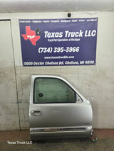 1999-2006 Chevrolet Silverado / GMC Sierra 1500 2500 3500 HD Front Passenger Side Door RH