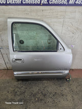 1999-2006 Chevrolet Silverado / GMC Sierra 1500 2500 3500 HD Front Passenger Side Door RH