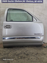 1999-2006 Chevrolet Silverado / GMC Sierra 1500 2500 3500 HD Front Passenger Side Door RH