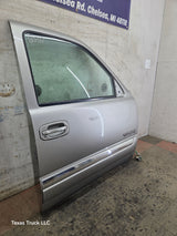 1999-2006 Chevrolet Silverado / GMC Sierra 1500 2500 3500 HD Front Passenger Side Door RH