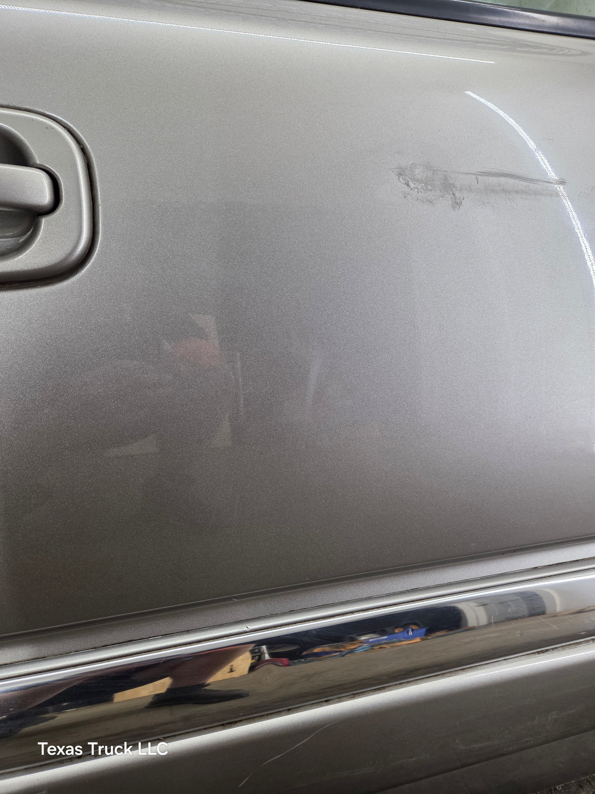 1999-2006 Chevrolet Silverado / GMC Sierra 1500 2500 3500 HD Front Passenger Side Door RH