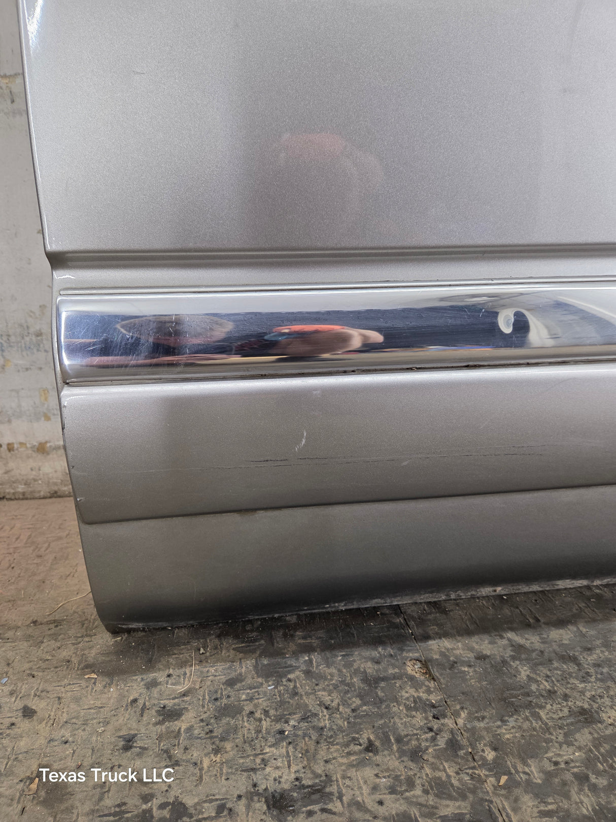 1999-2006 Chevrolet Silverado / GMC Sierra 1500 2500 3500 HD Front Passenger Side Door RH