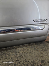 1999-2006 Chevrolet Silverado / GMC Sierra 1500 2500 3500 HD Front Passenger Side Door RH