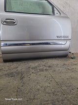 1999-2006 Chevrolet Silverado / GMC Sierra 1500 2500 3500 HD Front Passenger Side Door RH