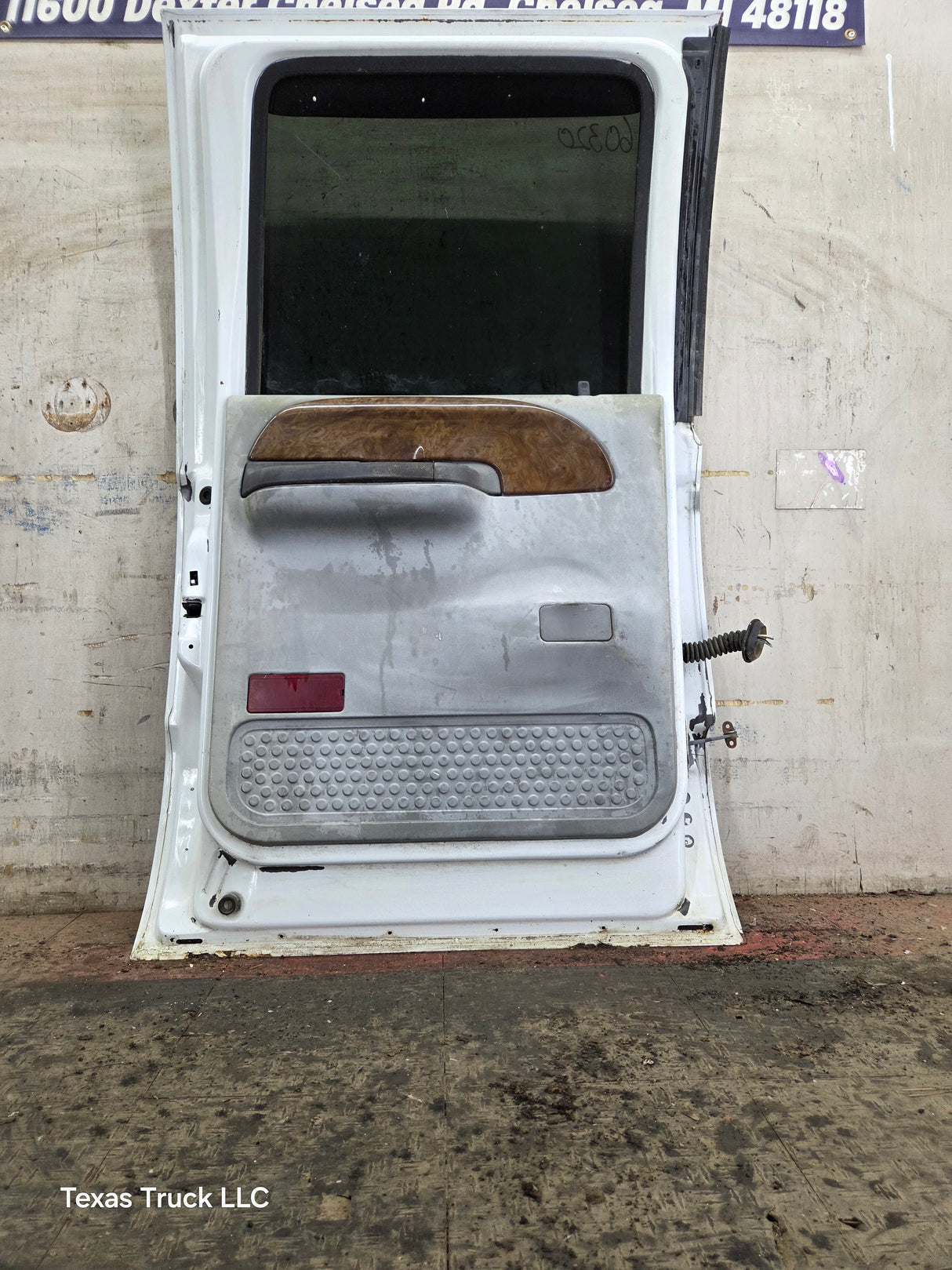 1999-2011 Ford Super Duty LH Driver Side Rear Crew Cab Door F250 F350 F450 F550