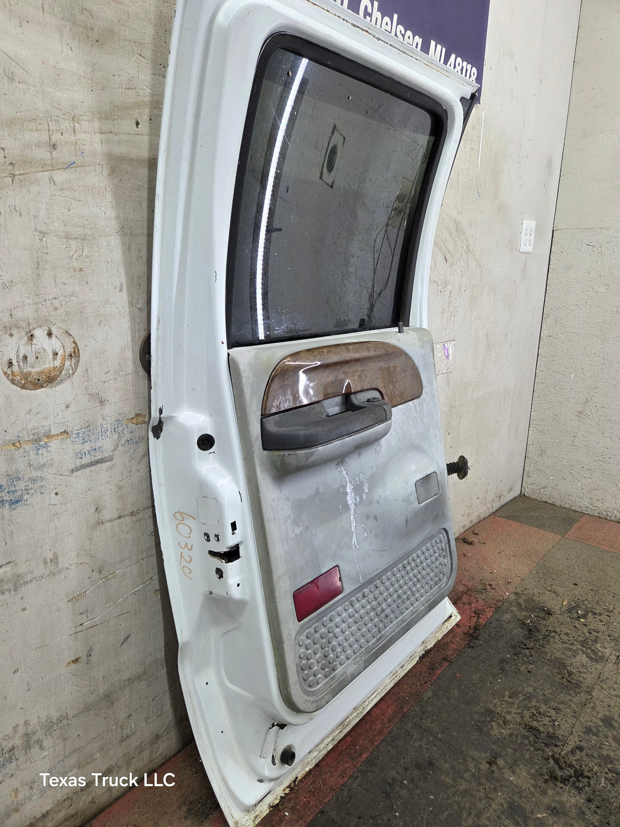 1999-2011 Ford Super Duty LH Driver Side Rear Crew Cab Door F250 F350 F450 F550
