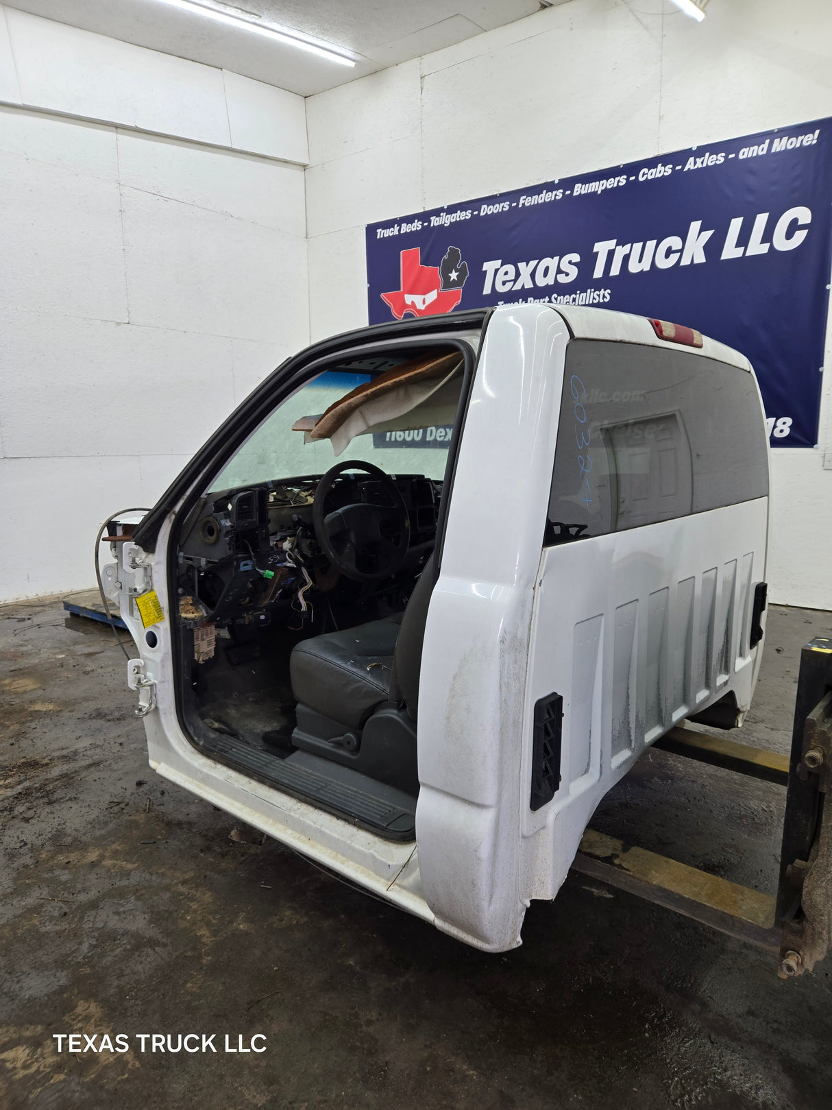 1999-2007 Chevrolet Silverado / GMC Sierra 1500 2500 HD 3500HD Regular Cab Body