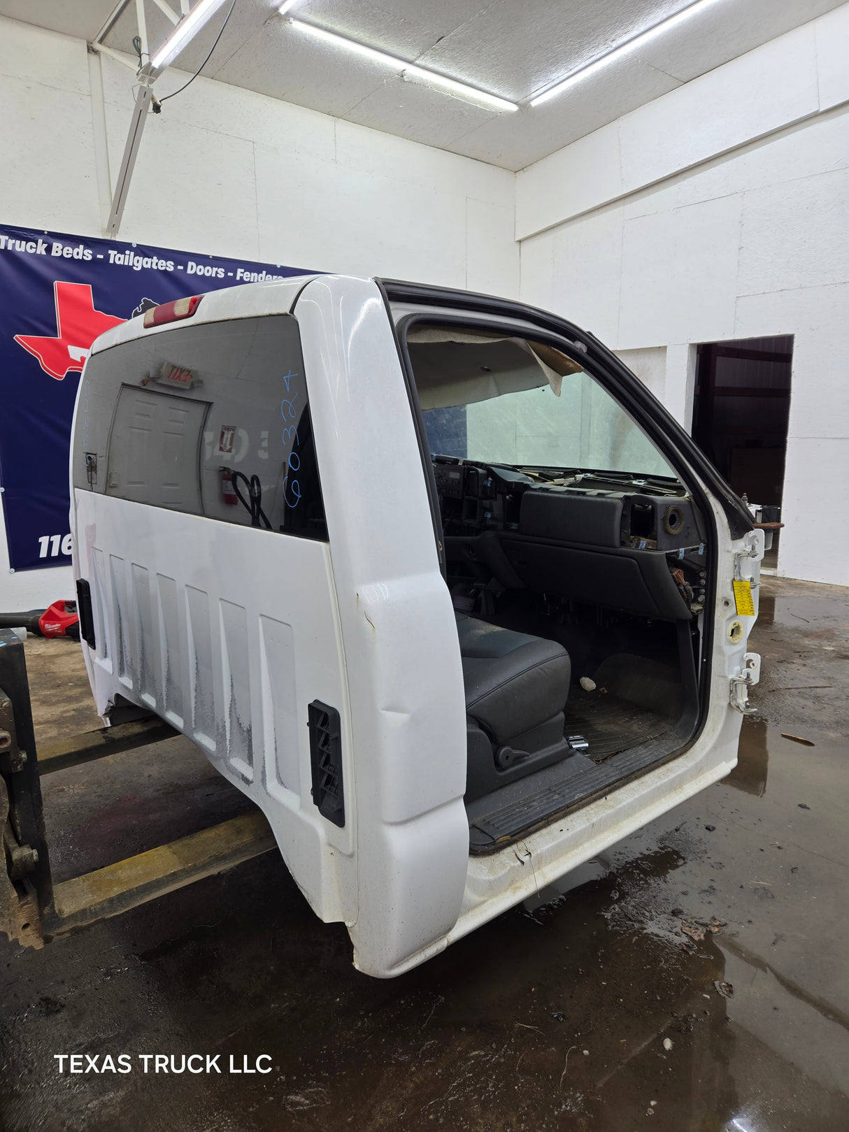 1999-2007 Chevrolet Silverado / GMC Sierra 1500 2500 HD 3500HD Regular Cab Body
