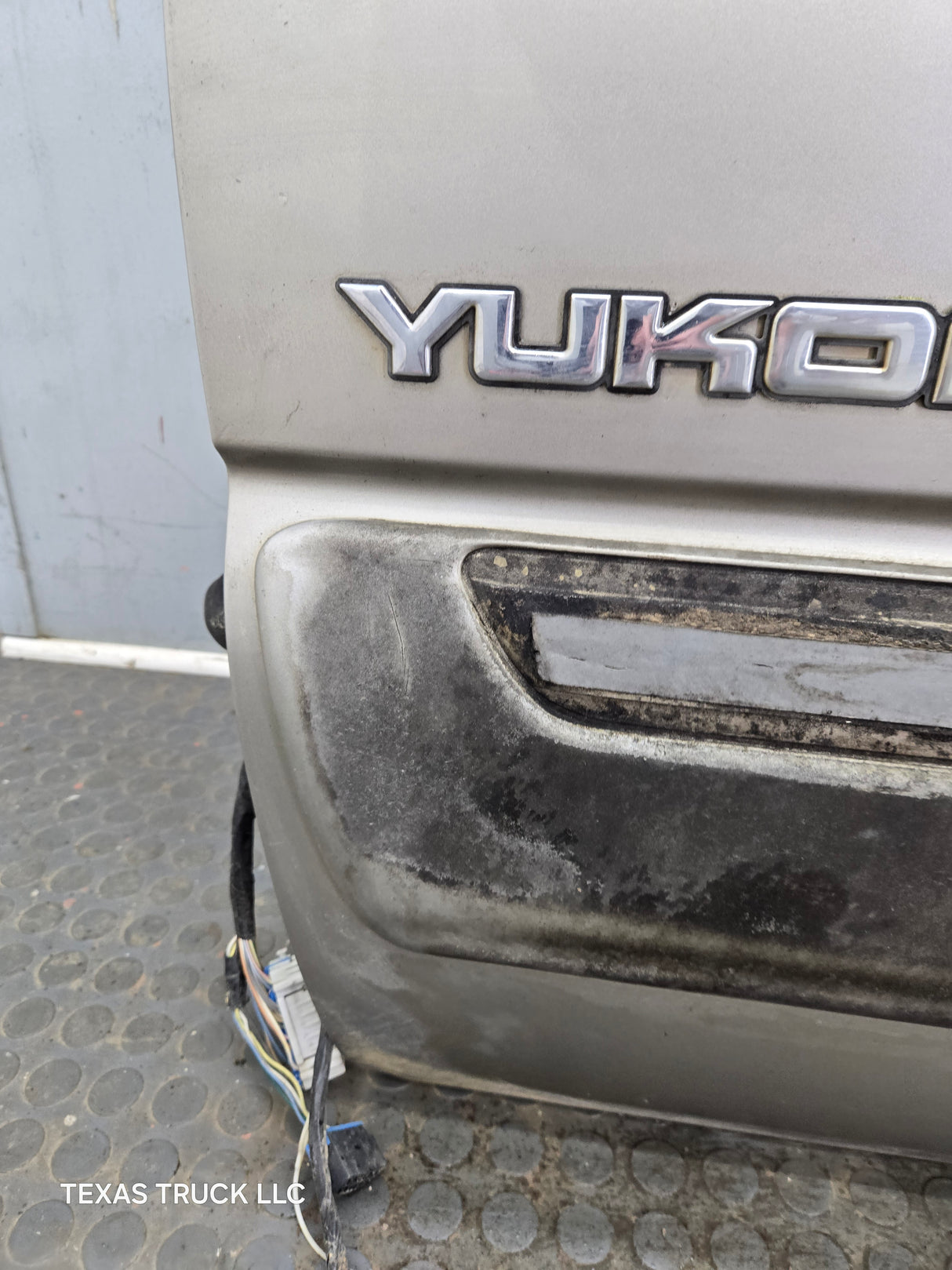 1999-2006 Chevrolet Silverado / GMC Sierra 1500 2500 3500 HD Front Driver Side Door LH