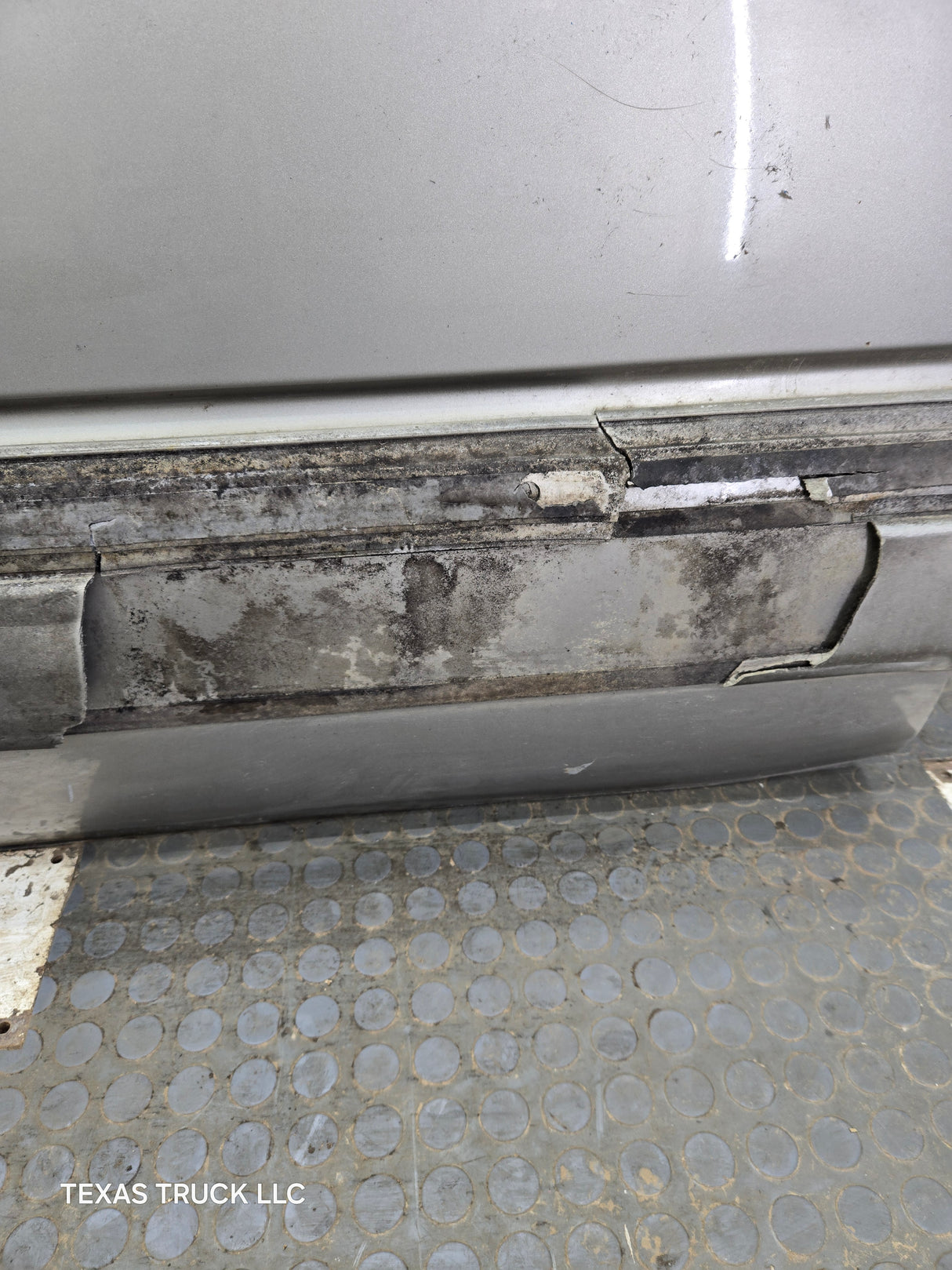 1999-2006 Chevrolet Silverado / GMC Sierra 1500 2500 3500 HD Front Driver Side Door LH