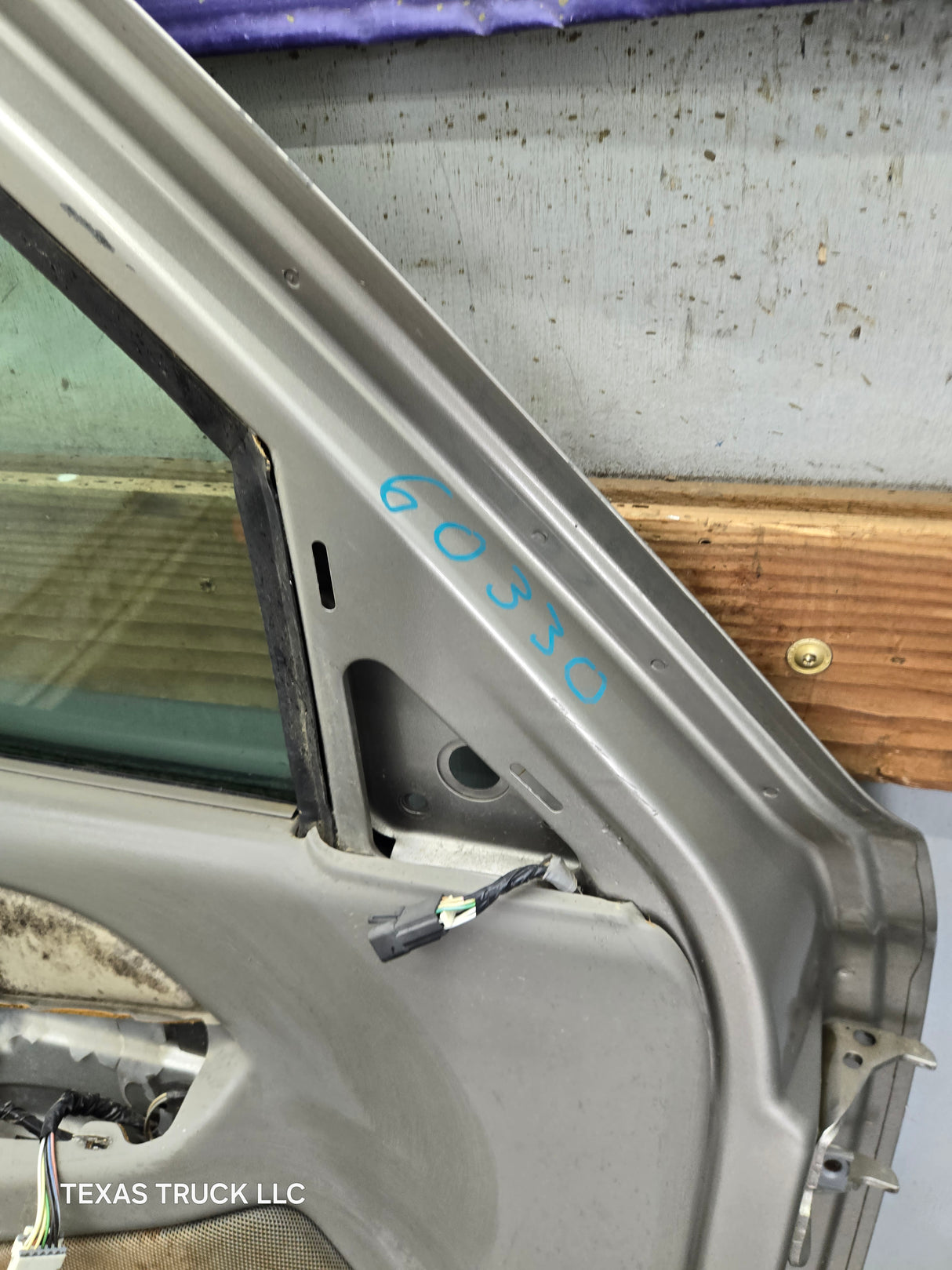 1999-2006 Chevrolet Silverado / GMC Sierra 1500 2500 3500 HD Front Driver Side Door LH