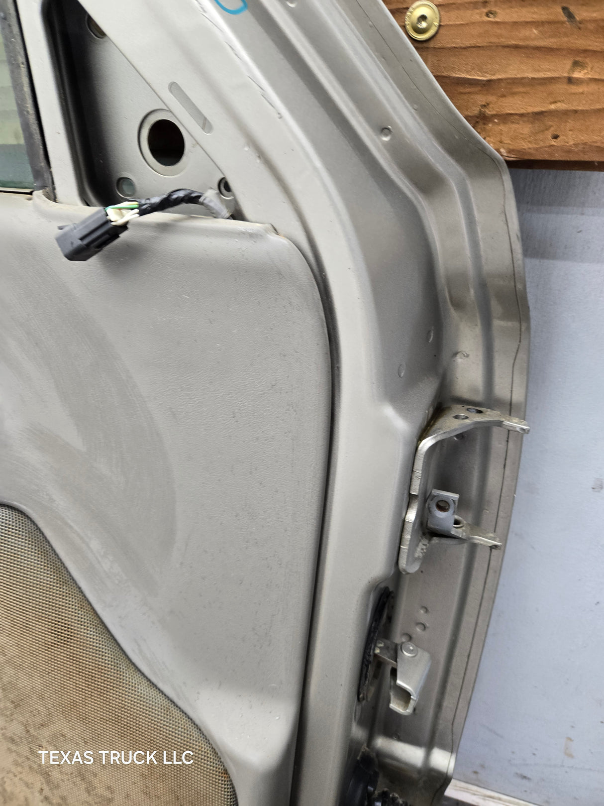 1999-2006 Chevrolet Silverado / GMC Sierra 1500 2500 3500 HD Front Driver Side Door LH