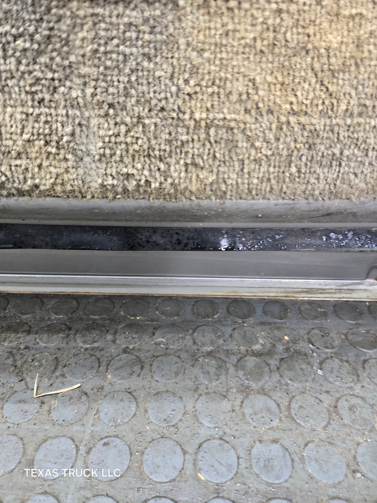 1999-2006 Chevrolet Silverado / GMC Sierra 1500 2500 3500 HD Front Driver Side Door LH