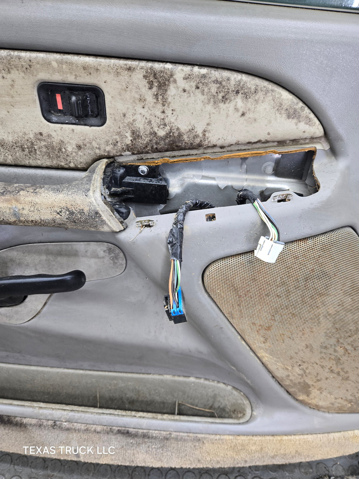 1999-2006 Chevrolet Silverado / GMC Sierra 1500 2500 3500 HD Front Driver Side Door LH