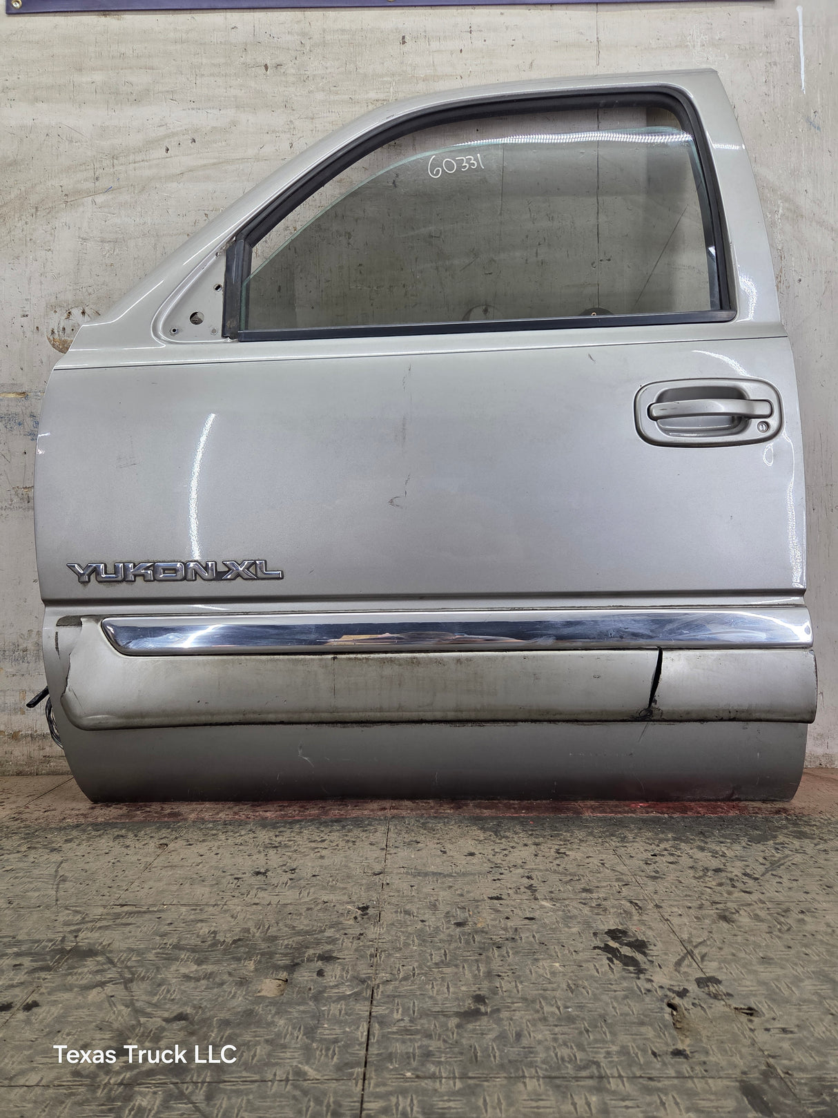 1999-2006 Chevrolet Silverado / GMC Sierra 1500 2500 3500 HD Front Driver Side Door LH