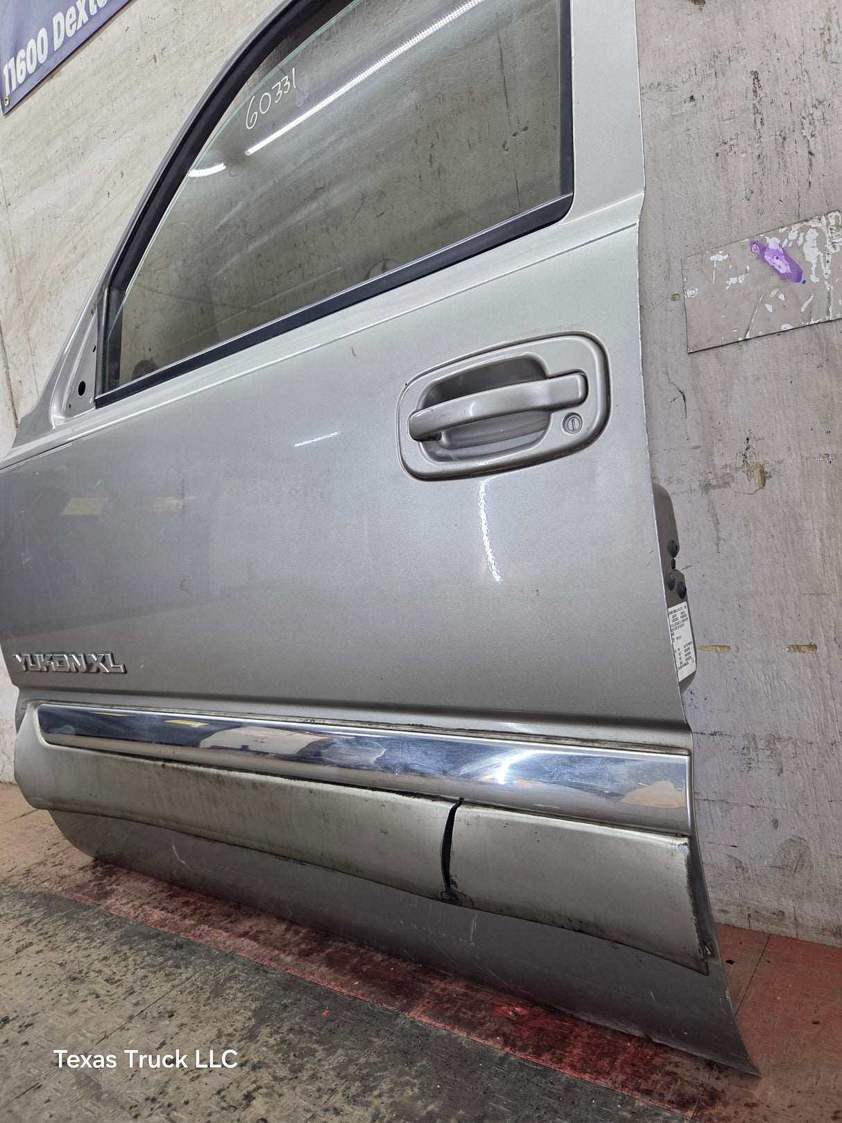 1999-2006 Chevrolet Silverado / GMC Sierra 1500 2500 3500 HD Front Driver Side Door LH