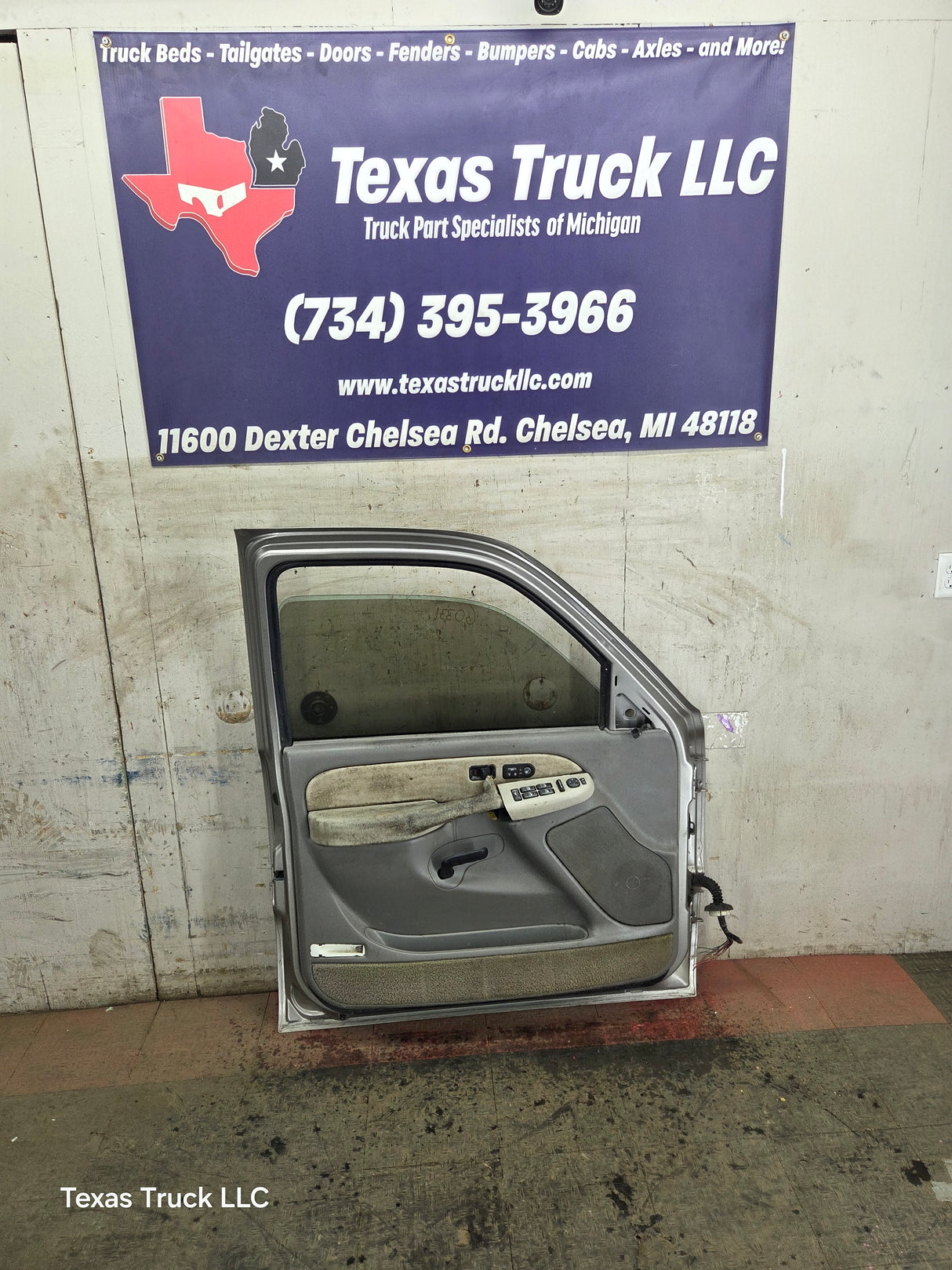 1999-2006 Chevrolet Silverado / GMC Sierra 1500 2500 3500 HD Front Driver Side Door LH