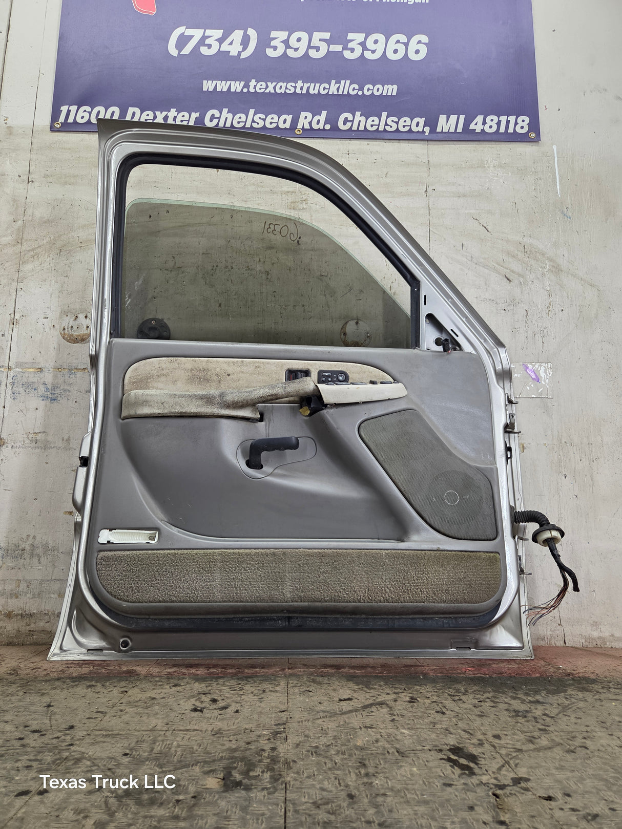 1999-2006 Chevrolet Silverado / GMC Sierra 1500 2500 3500 HD Front Driver Side Door LH
