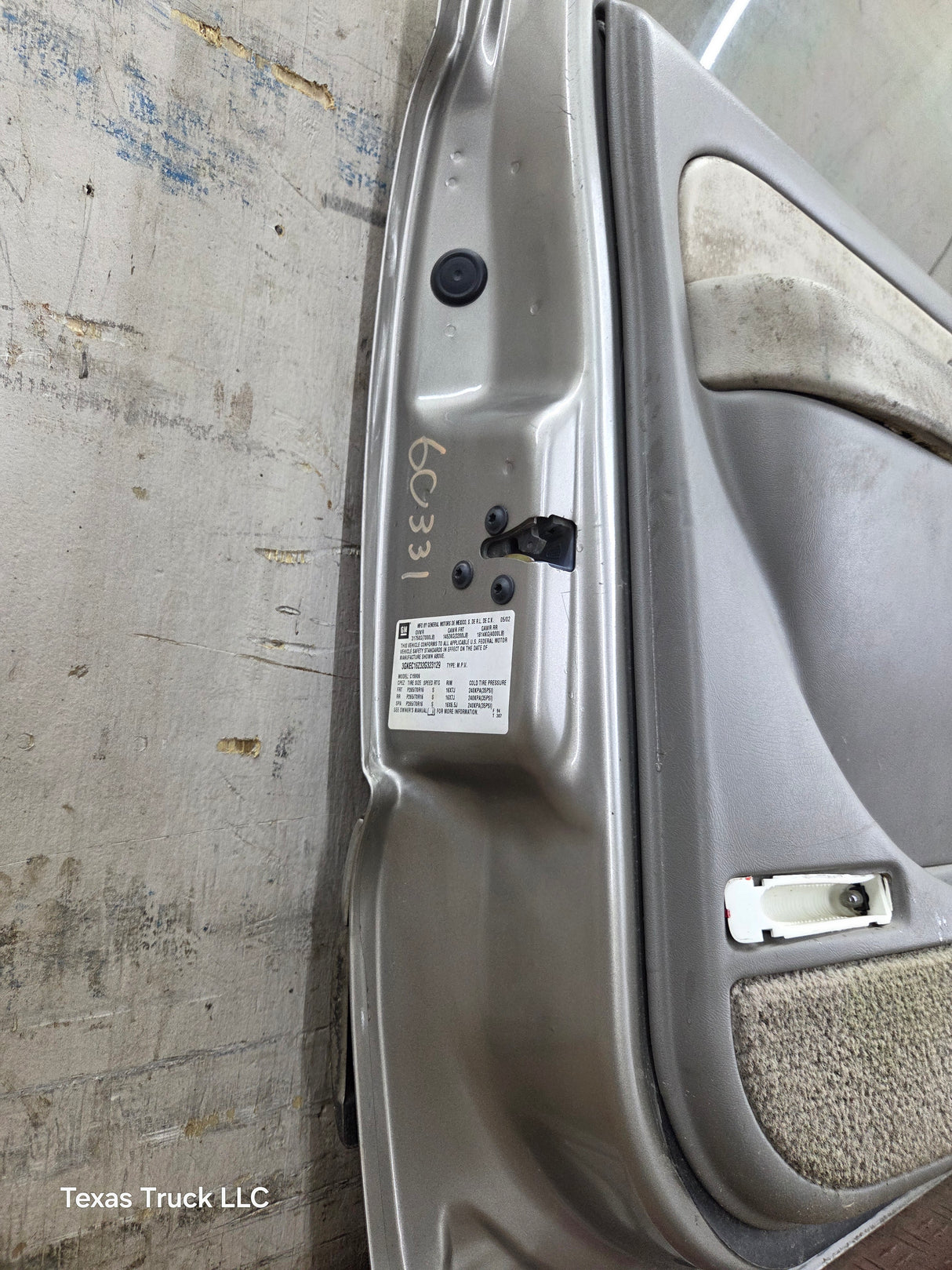 1999-2006 Chevrolet Silverado / GMC Sierra 1500 2500 3500 HD Front Driver Side Door LH