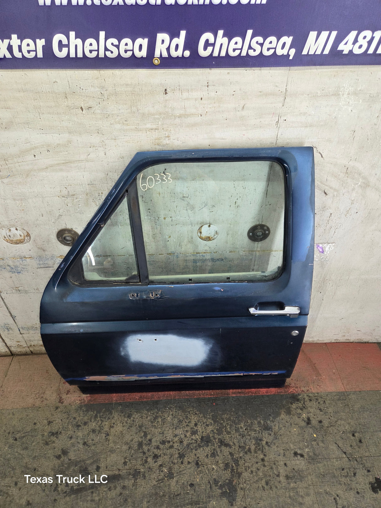 1987-1997 Ford F Series F250 F350 F450 F550 RH Passenger Side Front Door