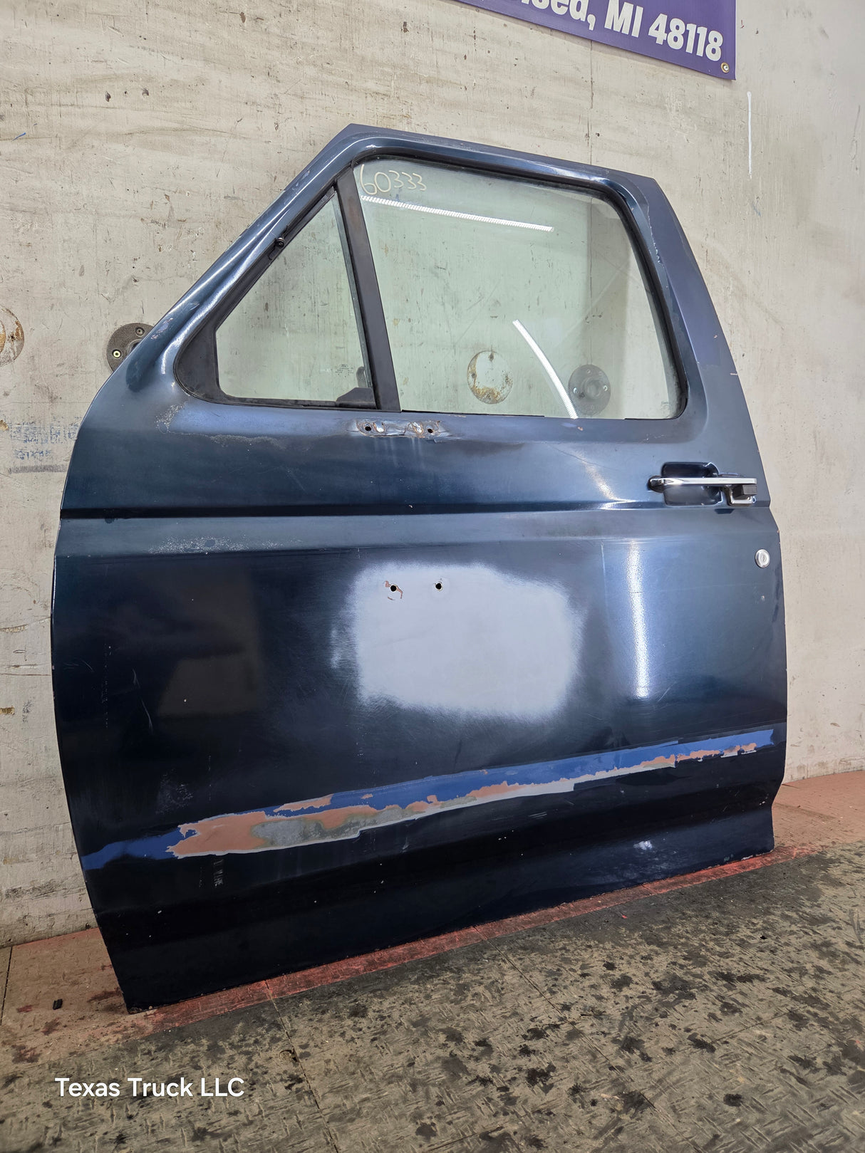1987-1997 Ford F Series F250 F350 F450 F550 RH Passenger Side Front Door