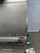 1999-2006 Chevrolet Silverado / GMC Sierra 1500 2500 3500 HD Front Passenger side Door RH
