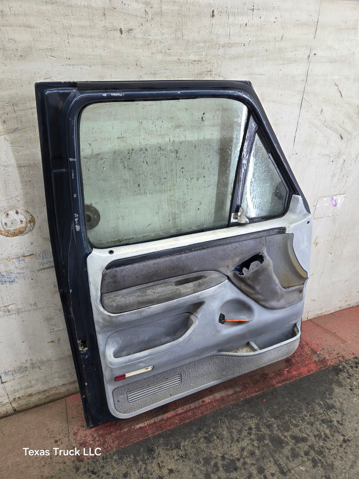 1987-1997 Ford F Series F250 F350 F450 F550 RH Passenger Side Front Door