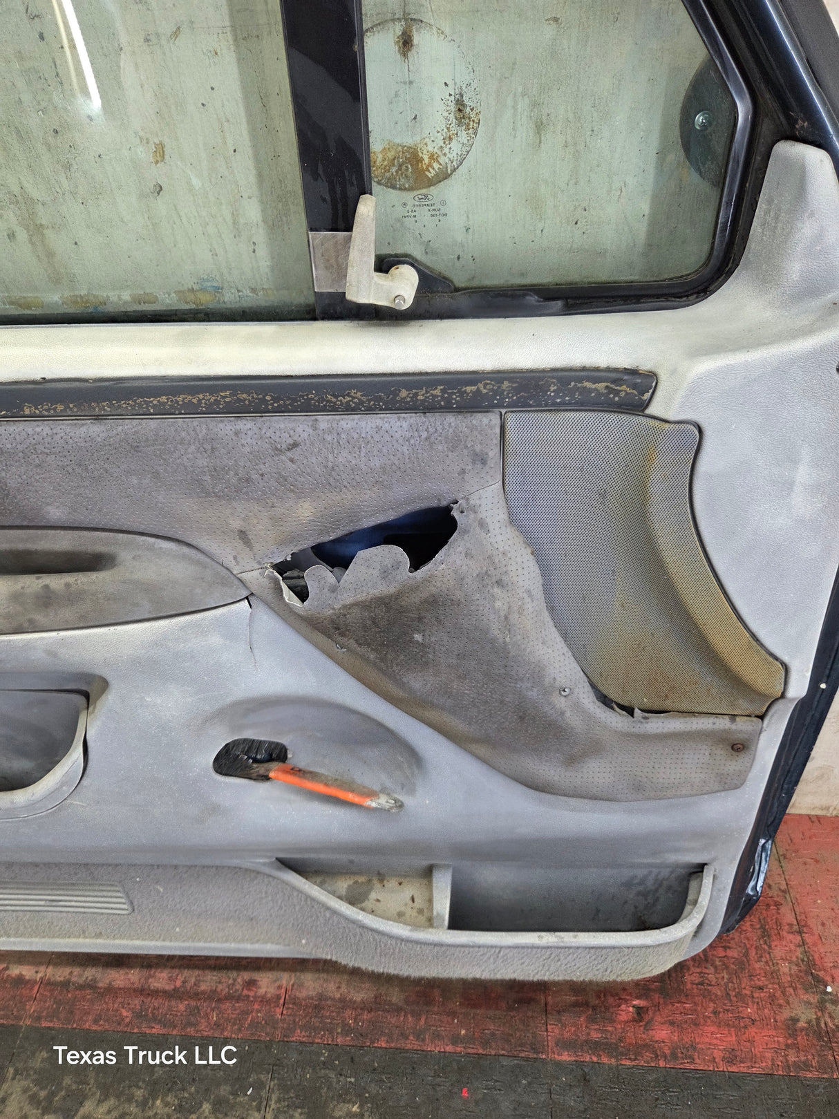 1987-1997 Ford F Series F250 F350 F450 F550 RH Passenger Side Front Door