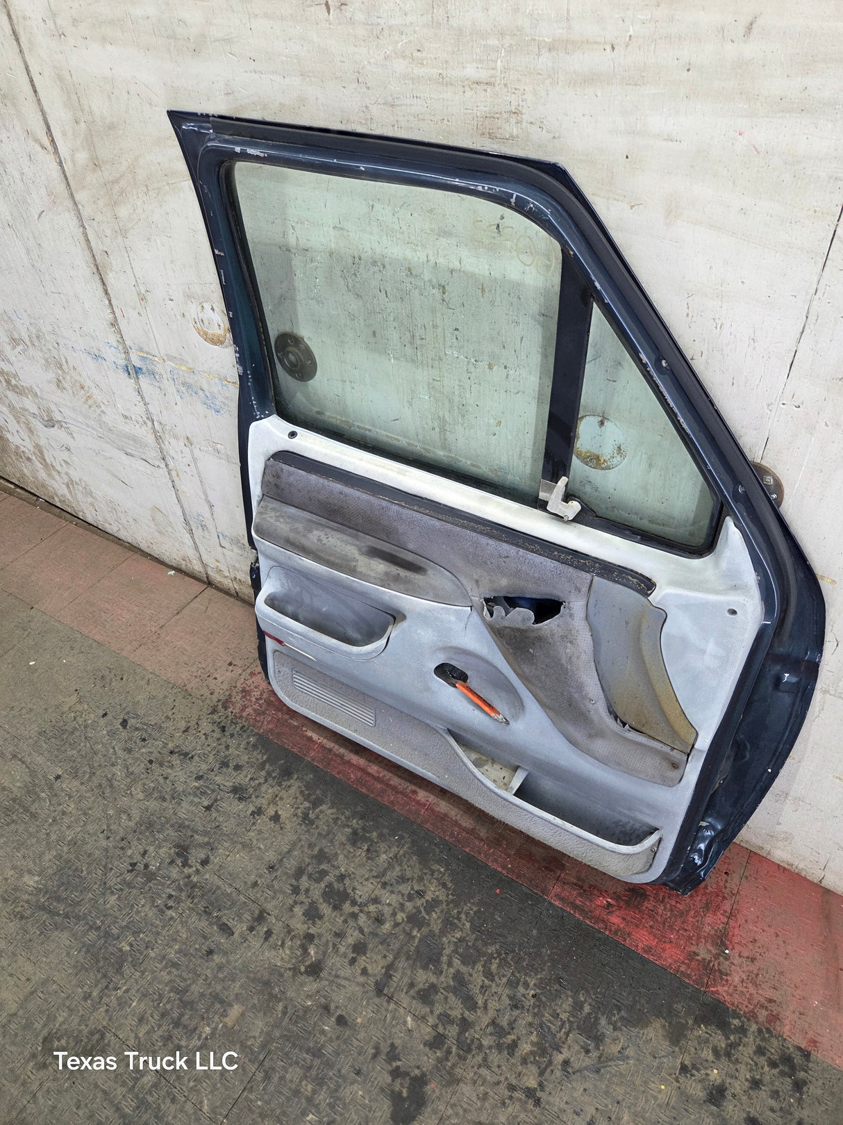 1987-1997 Ford F Series F250 F350 F450 F550 RH Passenger Side Front Door