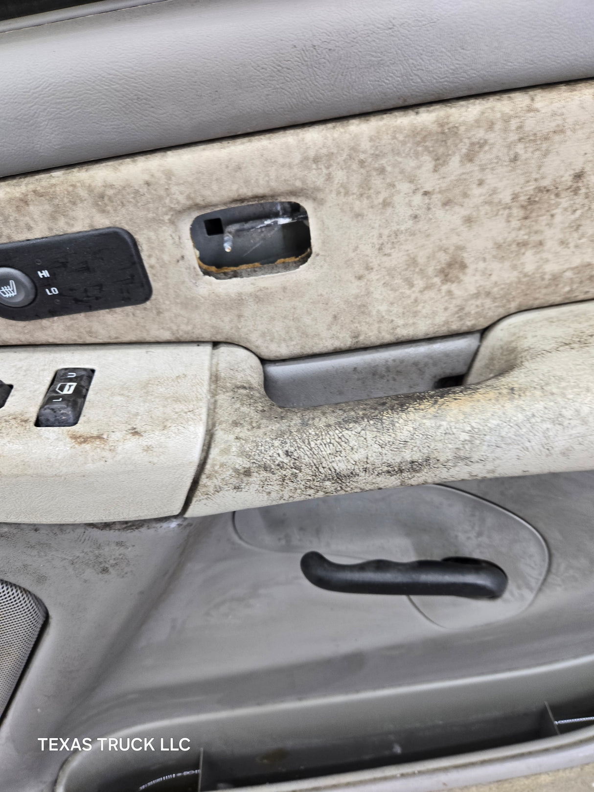 1999-2006 Chevrolet Silverado / GMC Sierra 1500 2500 3500 HD Front Passenger side Door RH