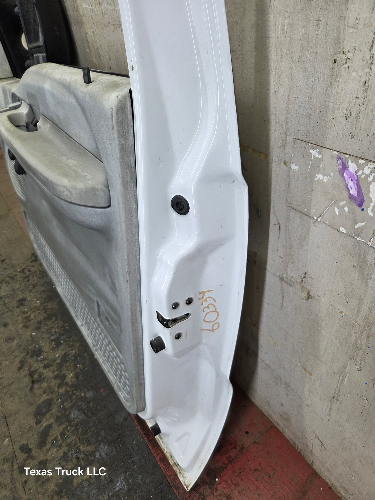 1999-2011 Ford Super Duty / Excursion Front Passenger RH Door F250 F350 F450 F550