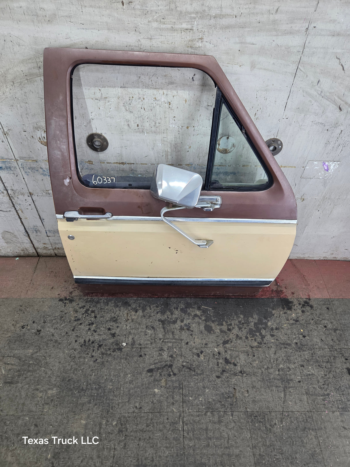 1980-1986 Ford F Series F250 F350 F450 F550 Passenger Side Front Door RH