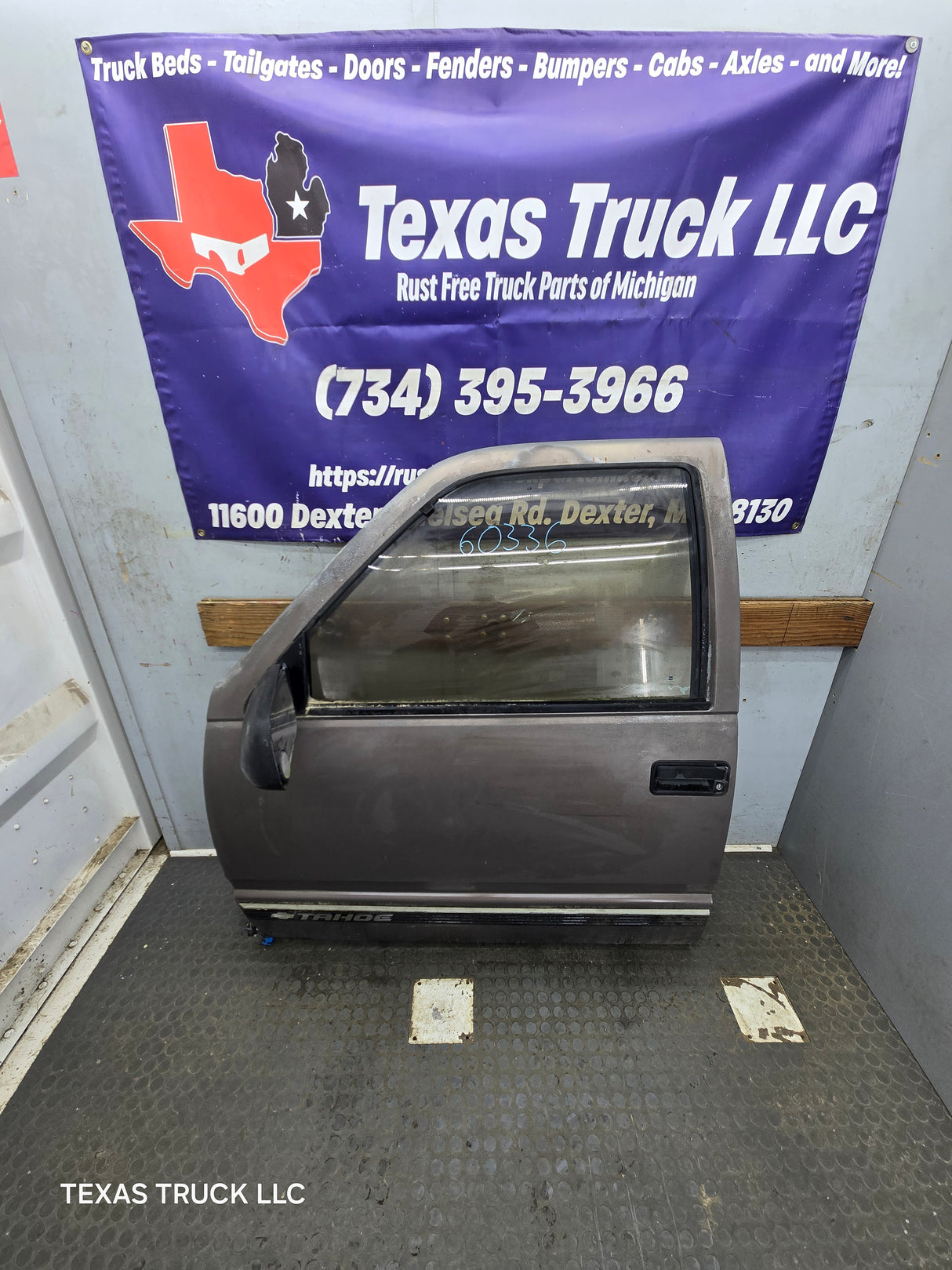 1988-2000 Chevrolet Silverado Suburban GMC Sierra LH Front Driver Side Door