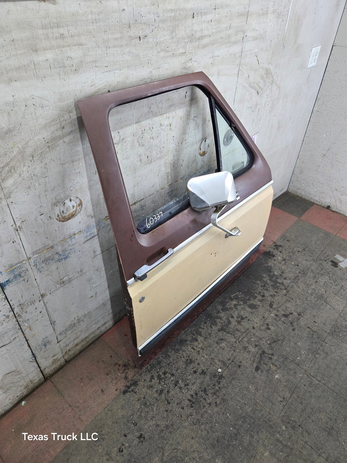 1980-1986 Ford F Series F250 F350 F450 F550 Passenger Side Front Door RH