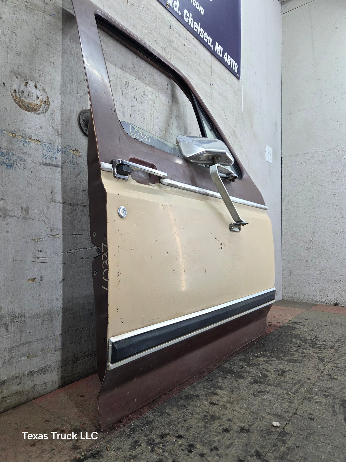1980-1986 Ford F Series F250 F350 F450 F550 Passenger Side Front Door RH