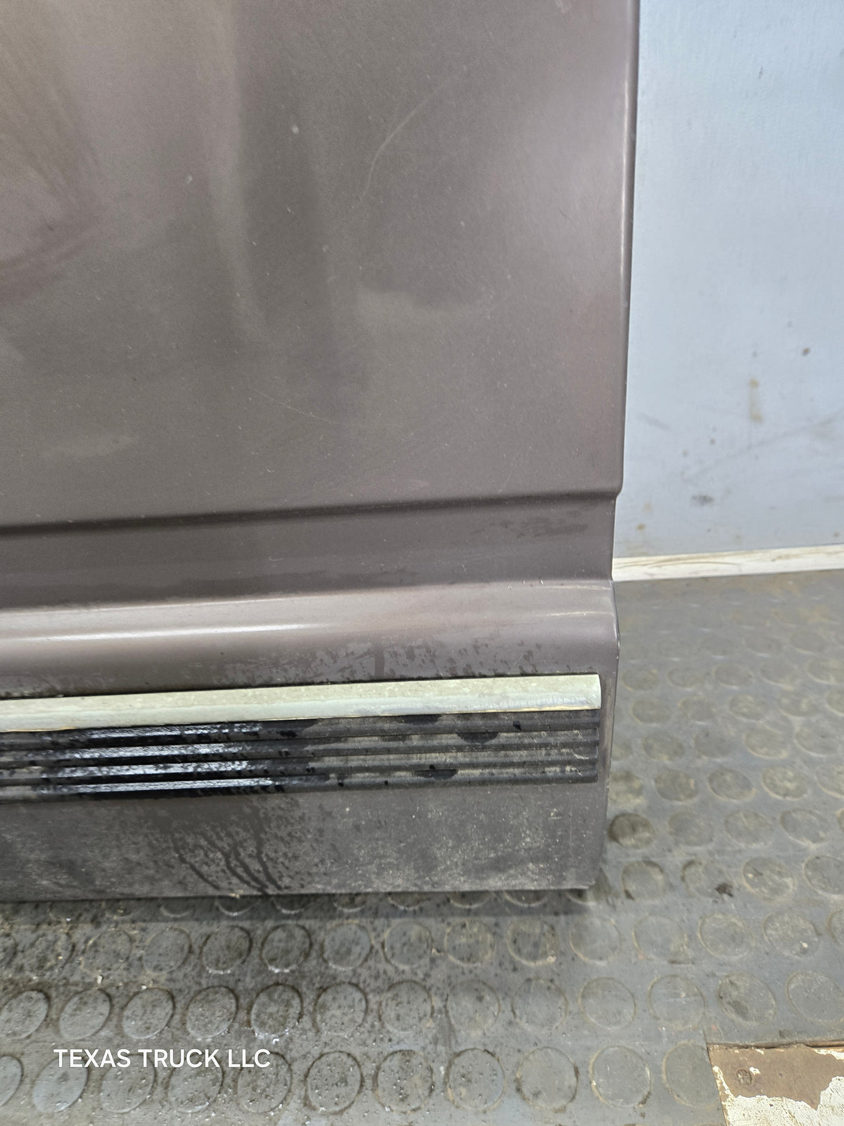 1988-2000 Chevrolet Silverado Suburban GMC Sierra LH Front Driver Side Door