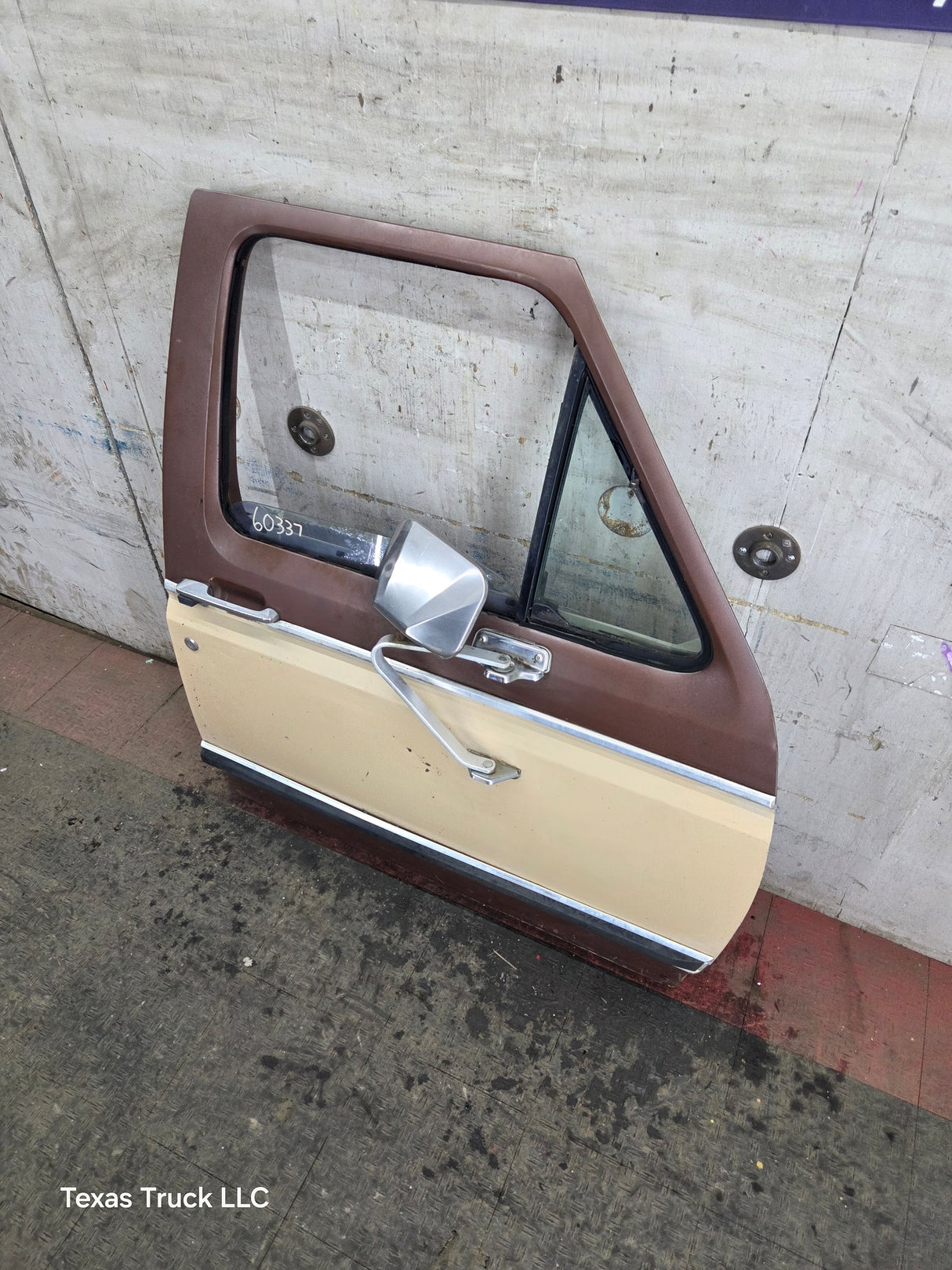 1980-1986 Ford F Series F250 F350 F450 F550 Passenger Side Front Door RH