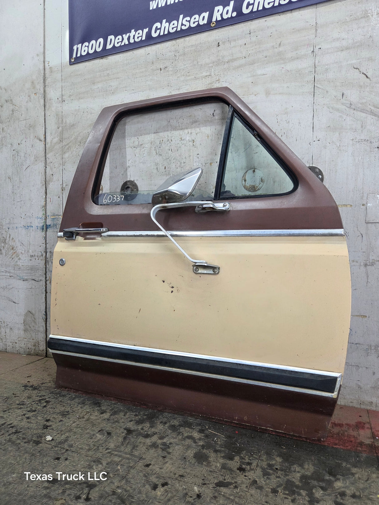 1980-1986 Ford F Series F250 F350 F450 F550 Passenger Side Front Door RH