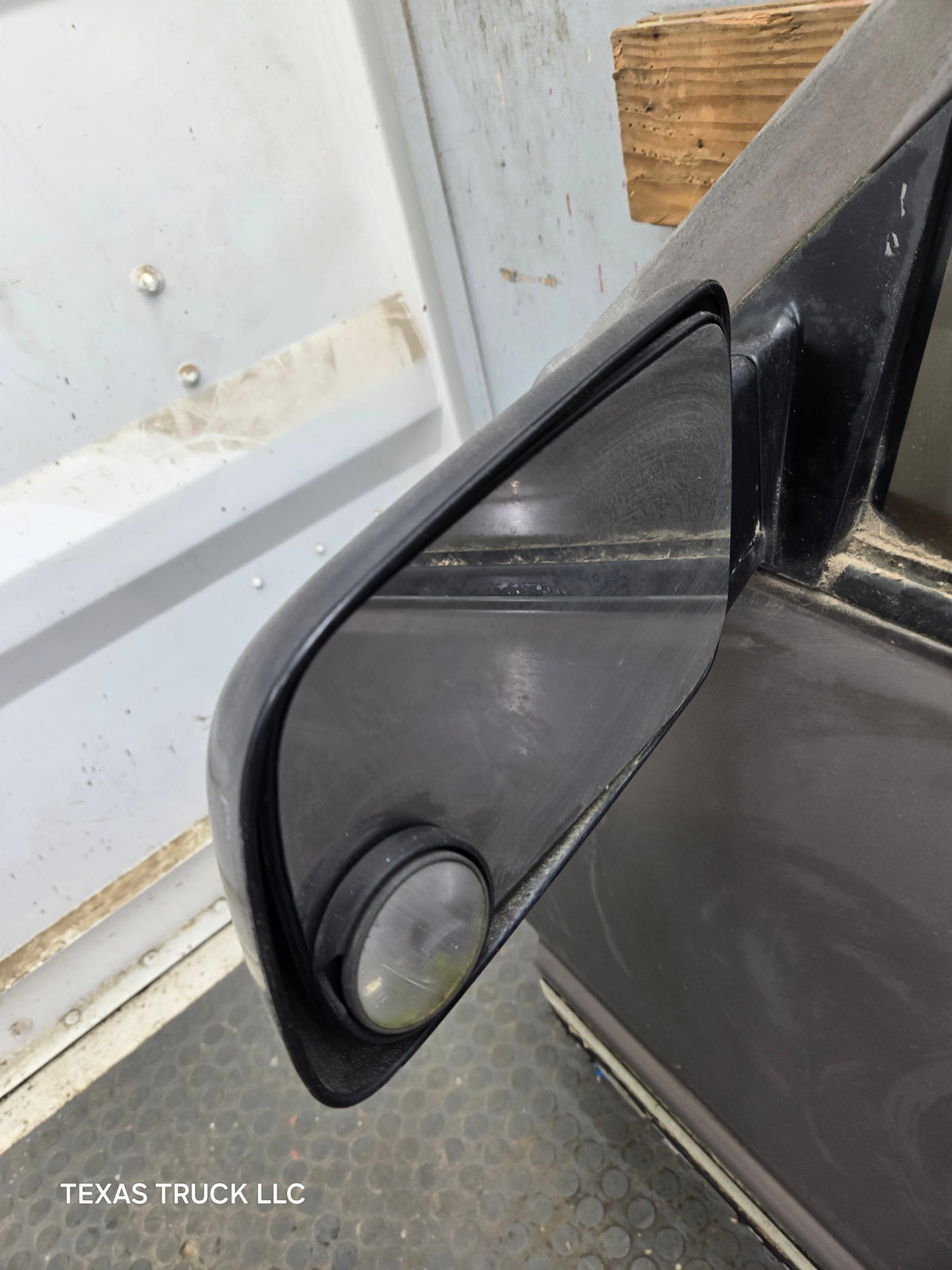 1988-2000 Chevrolet Silverado Suburban GMC Sierra LH Front Driver Side Door