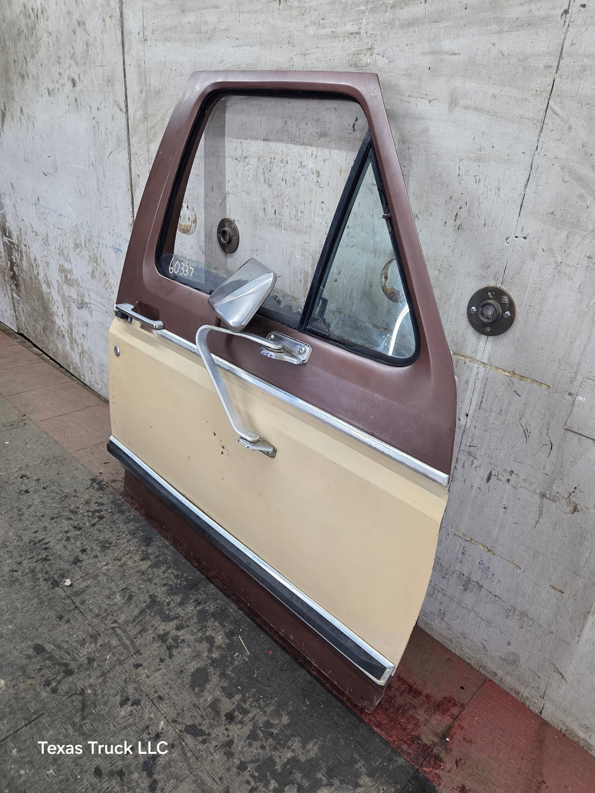 1980-1986 Ford F Series F250 F350 F450 F550 Passenger Side Front Door RH