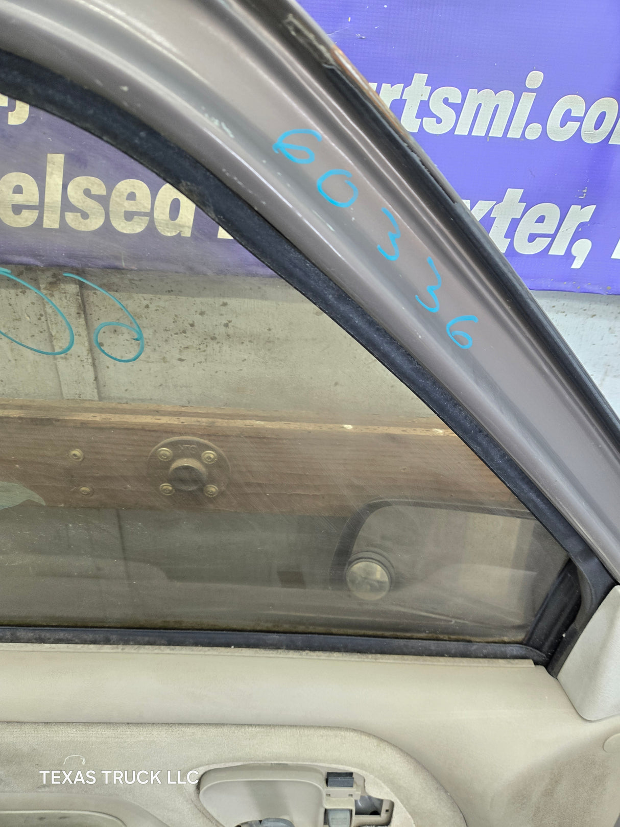 1988-2000 Chevrolet Silverado Suburban GMC Sierra LH Front Driver Side Door