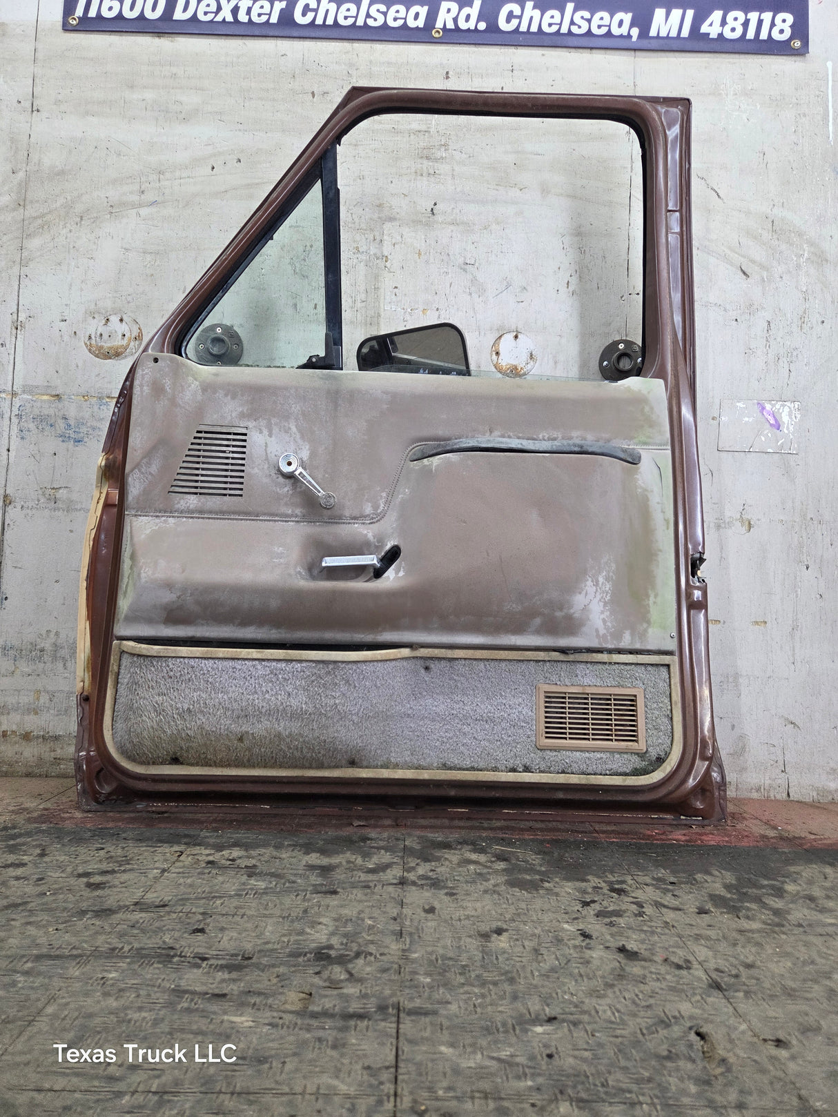 1980-1986 Ford F Series F250 F350 F450 F550 Passenger Side Front Door RH