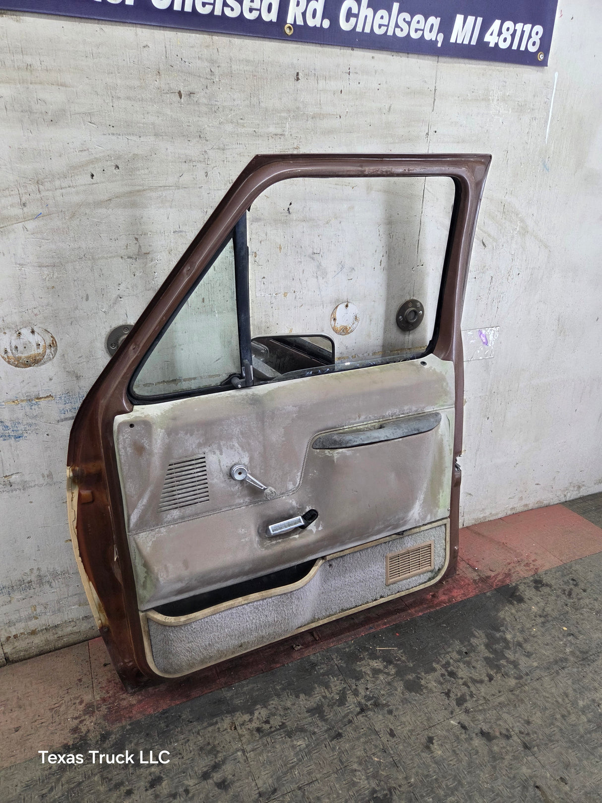 1980-1986 Ford F Series F250 F350 F450 F550 Passenger Side Front Door RH