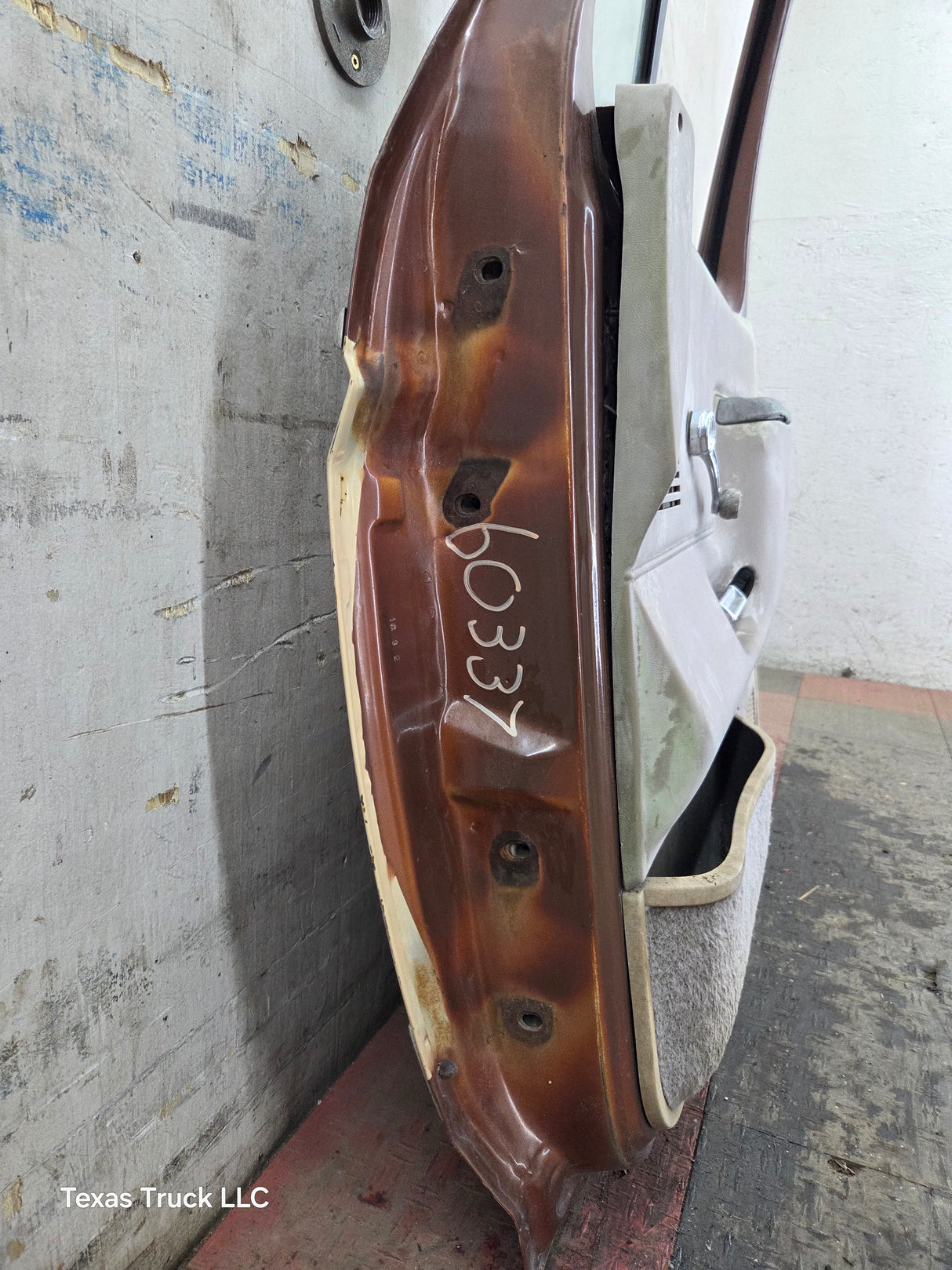 1980-1986 Ford F Series F250 F350 F450 F550 Passenger Side Front Door RH