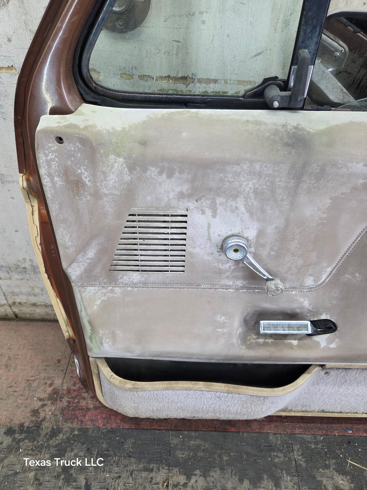 1980-1986 Ford F Series F250 F350 F450 F550 Passenger Side Front Door RH