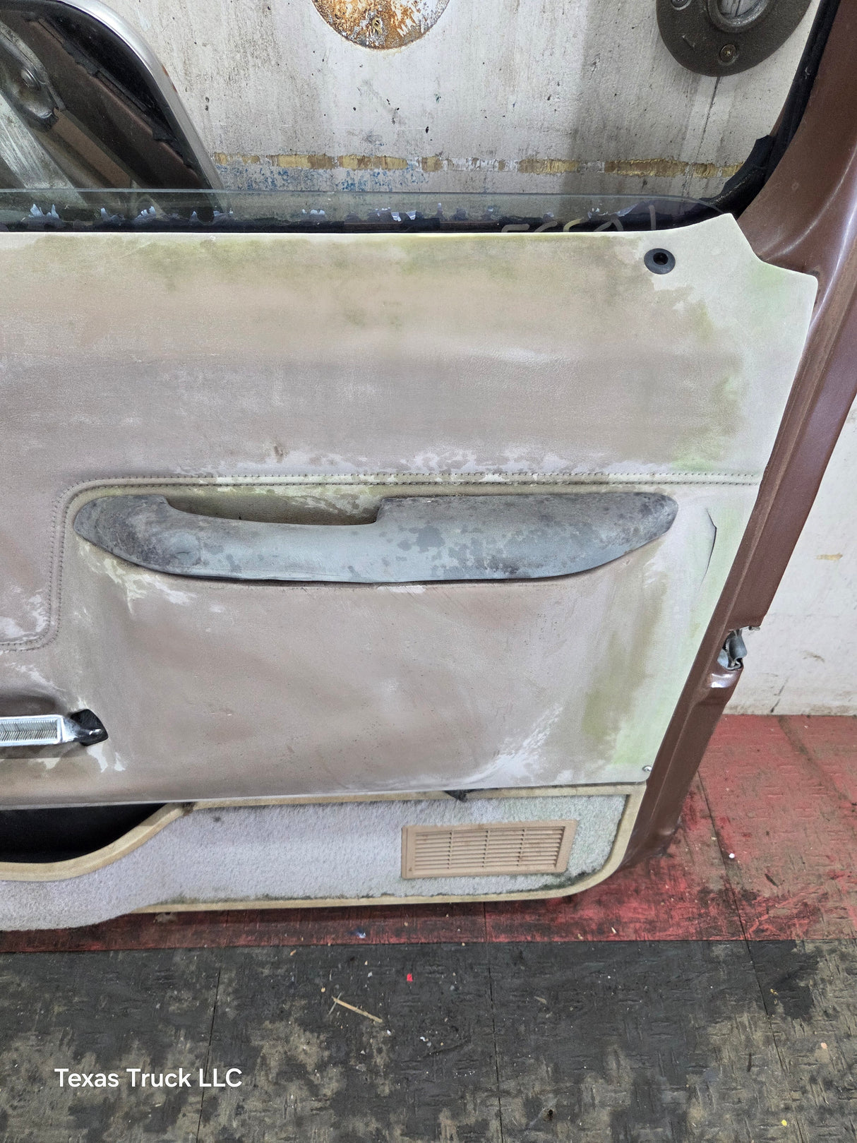 1980-1986 Ford F Series F250 F350 F450 F550 Passenger Side Front Door RH