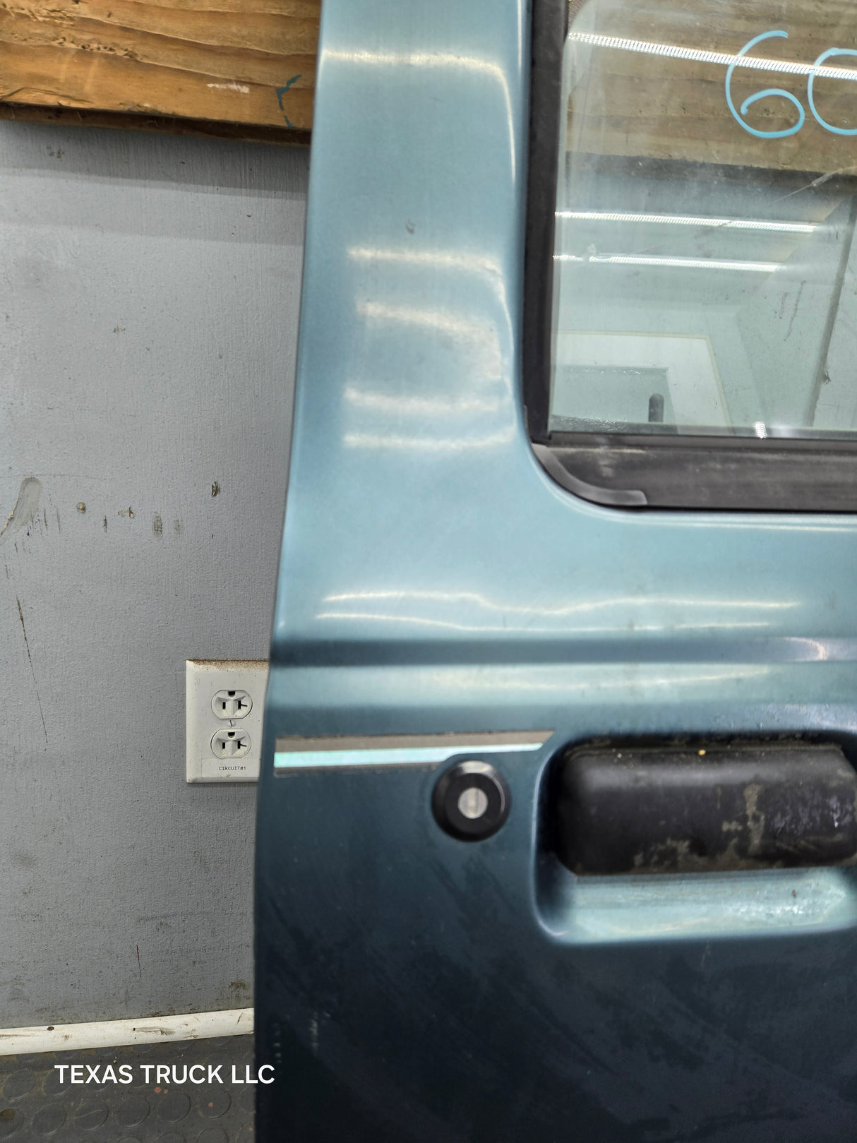 2003-2005 Ford Ranger Passenger Side Front Right Hand Door